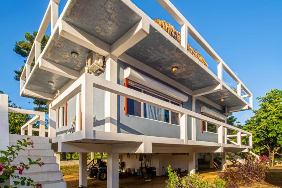 The duplex set among coconut palms